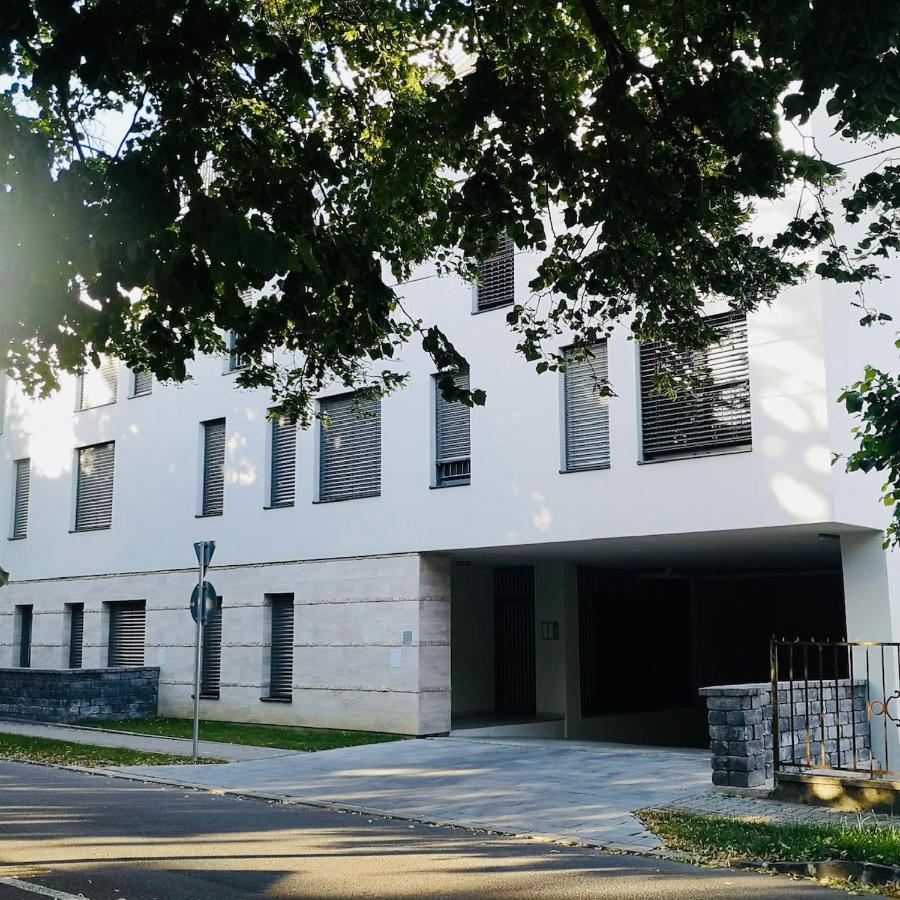 Atrium Apartman Heviz Mit Panoramaterrasse Und Tiefgarage Екстер'єр фото