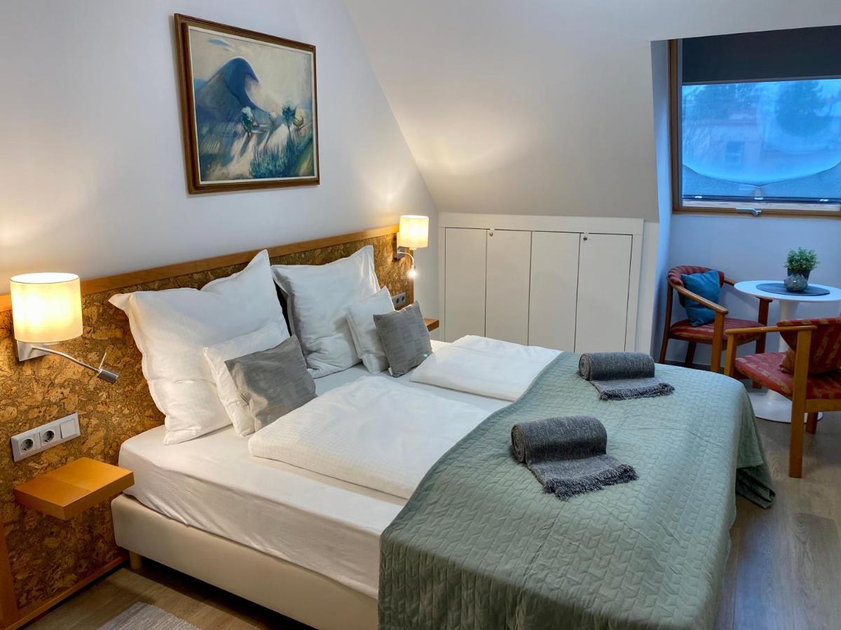Atrium Apartman Heviz Mit Panoramaterrasse Und Tiefgarage Екстер'єр фото