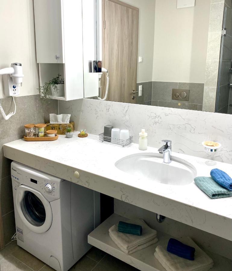 Atrium Apartman Heviz Mit Panoramaterrasse Und Tiefgarage Екстер'єр фото