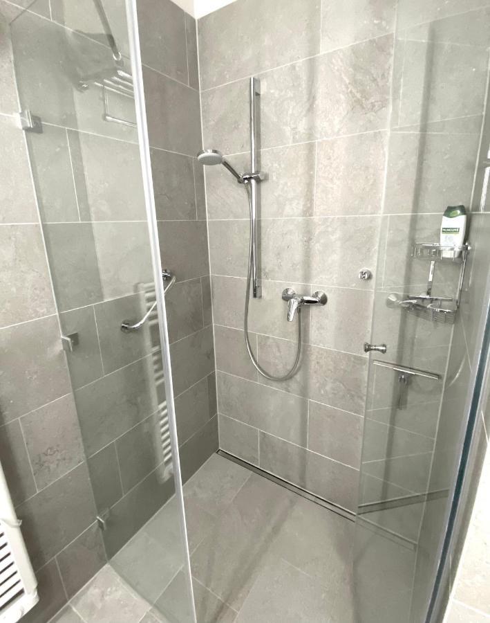 Atrium Apartman Heviz Mit Panoramaterrasse Und Tiefgarage Екстер'єр фото