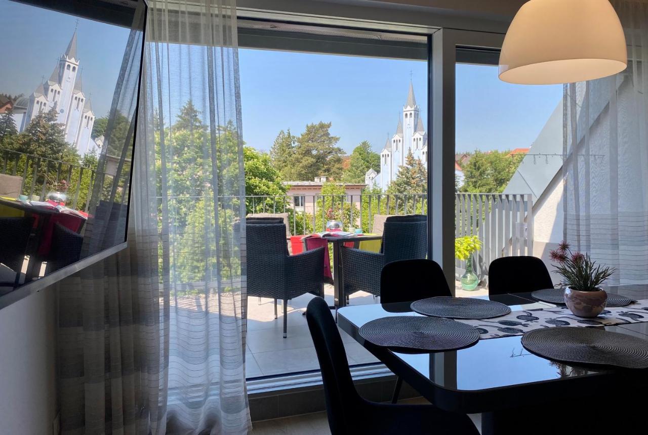 Atrium Apartman Heviz Mit Panoramaterrasse Und Tiefgarage Екстер'єр фото