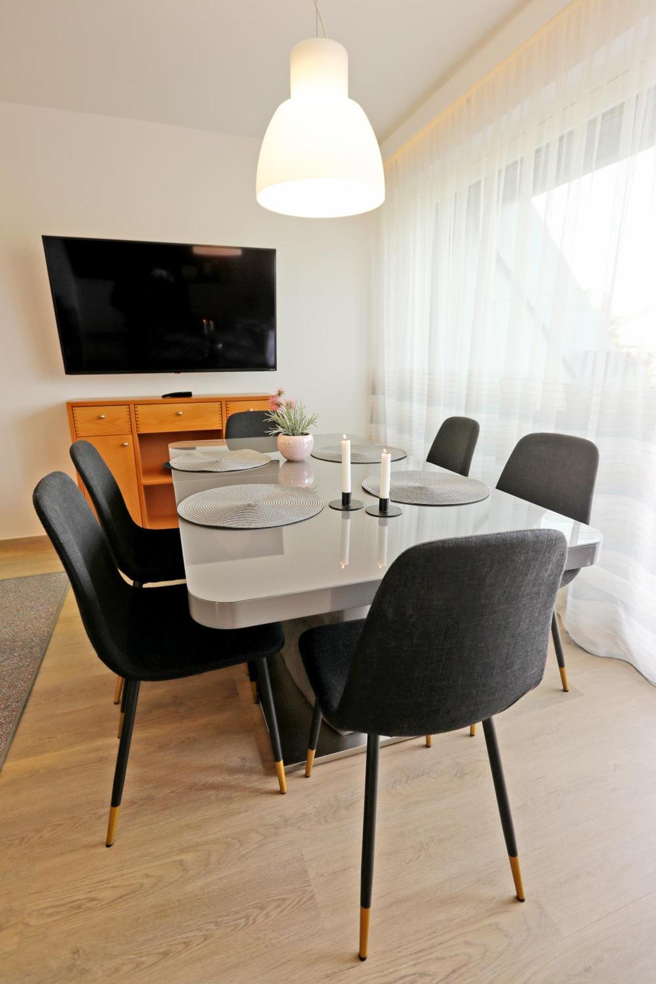 Atrium Apartman Heviz Mit Panoramaterrasse Und Tiefgarage Екстер'єр фото