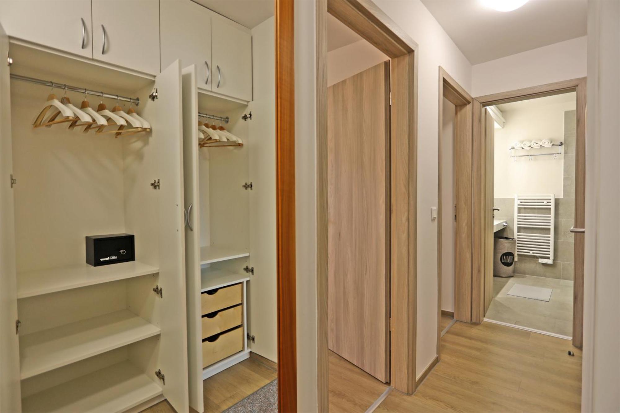 Atrium Apartman Heviz Mit Panoramaterrasse Und Tiefgarage Екстер'єр фото