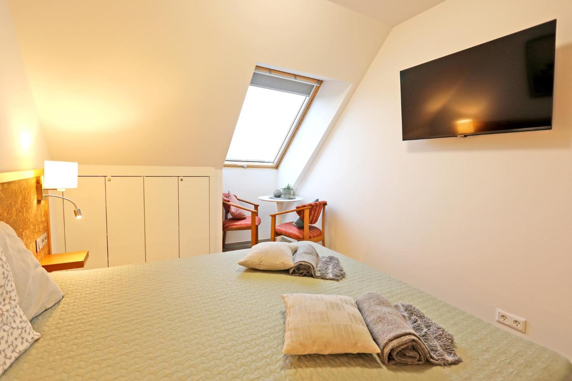 Atrium Apartman Heviz Mit Panoramaterrasse Und Tiefgarage Екстер'єр фото