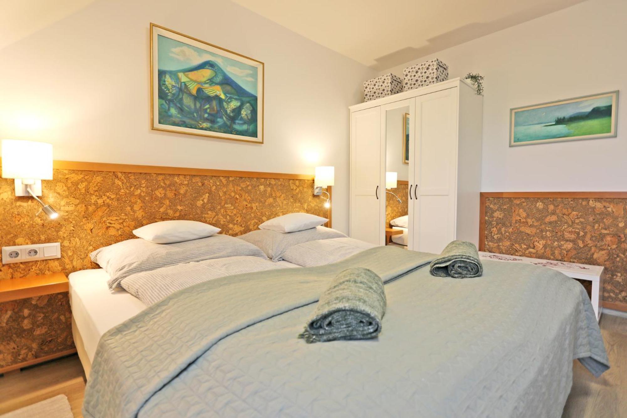 Atrium Apartman Heviz Mit Panoramaterrasse Und Tiefgarage Екстер'єр фото